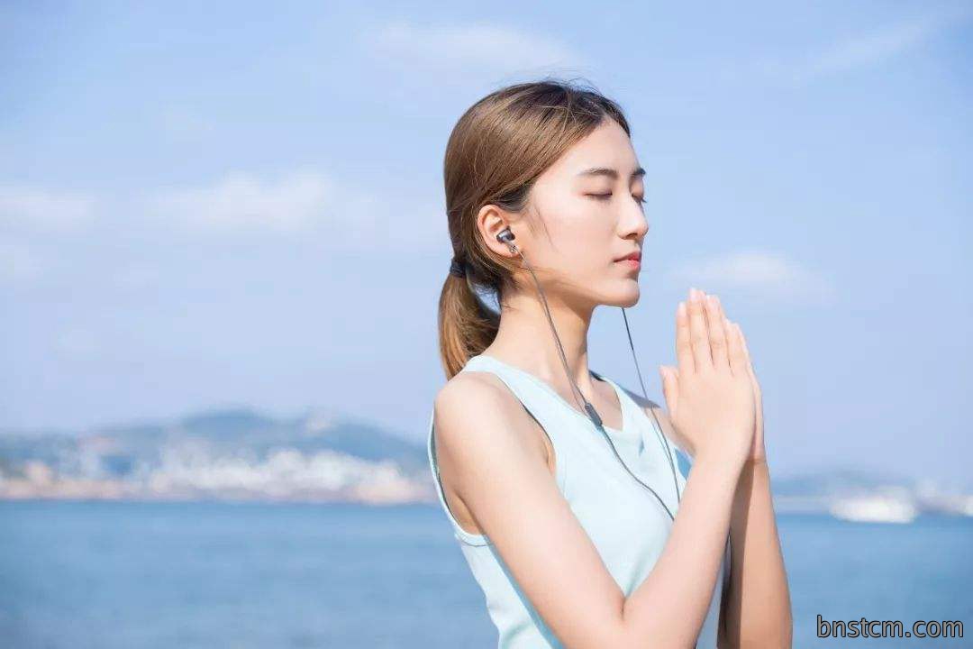 艾灸美容 常灸5个穴还你好气色